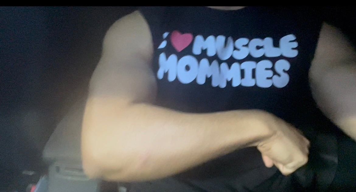 I ❤️ Muscle Mommies